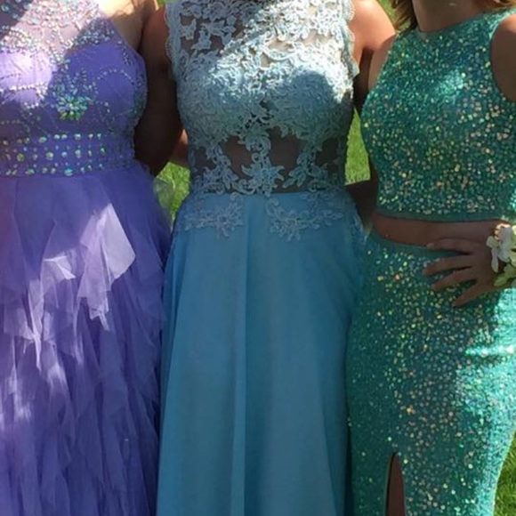 Dresses & Skirts - Light Blue Formal Dress - size 6/8